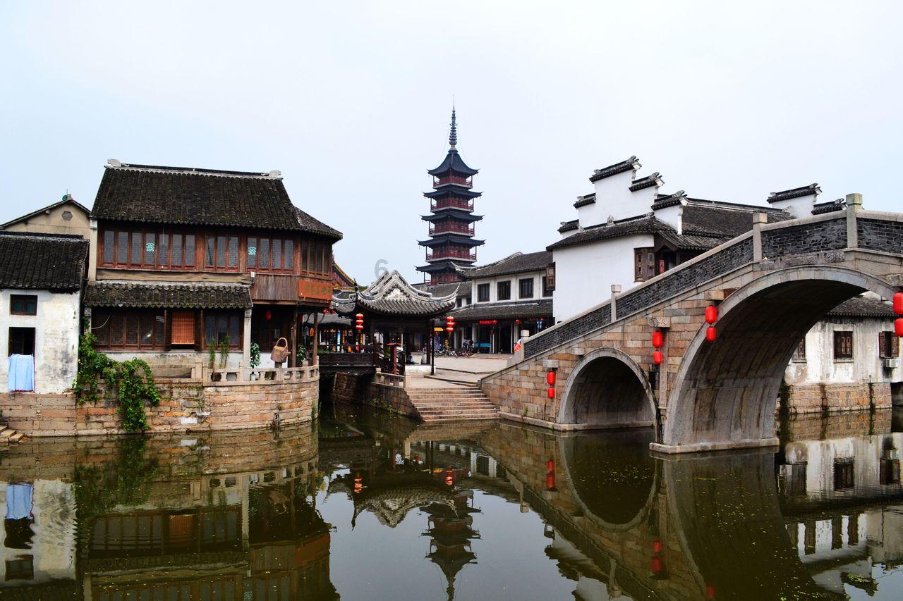 跑步“画”龙迎新春
